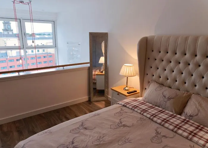 Centre With Free Secure Underground Parking * Glasgow