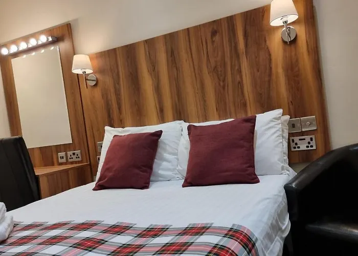 The Hampton Court 3* Glasgow