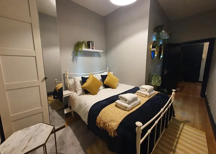 Cosy 3 Bedroom Flat In Centre