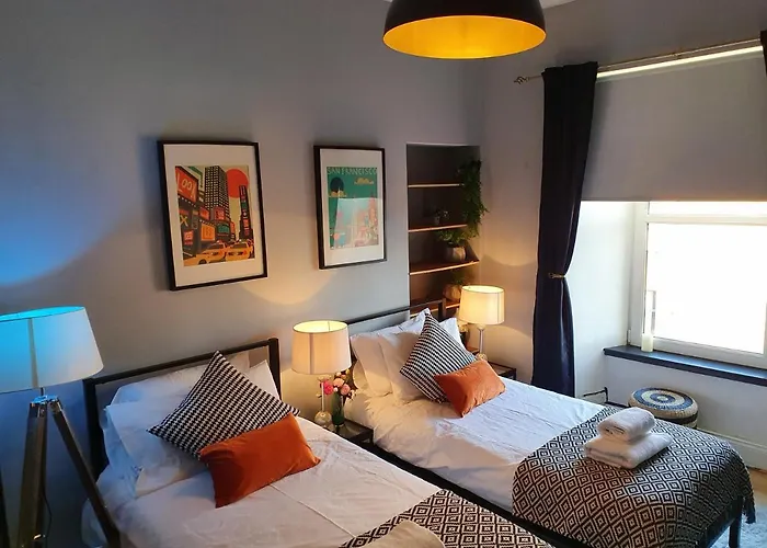 Cosy 3 Bedroom Flat In Centre * Glasgow