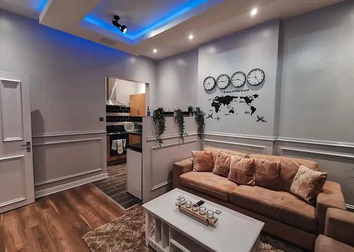 3 Bed In The Heart Of Westend Of Apartamento