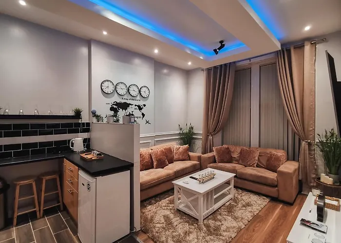 3 Bed In The Heart Of Westend Of Apartamento