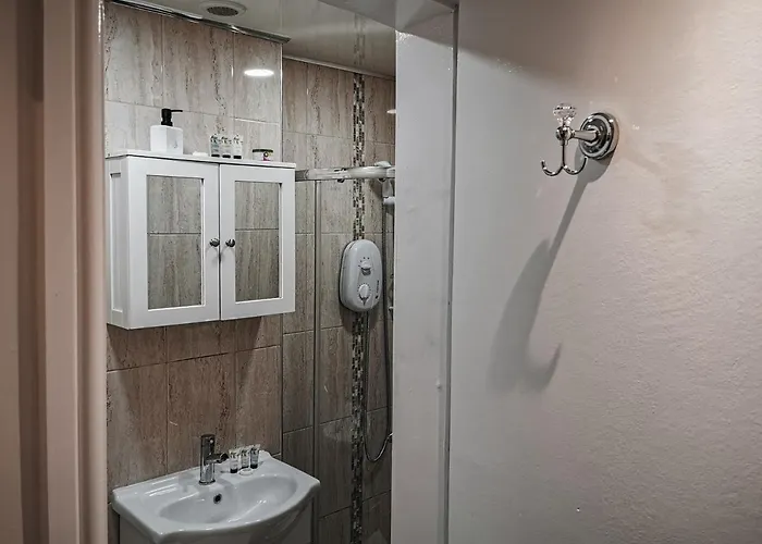 3 Bed In The Heart Of Westend Of Apartamento