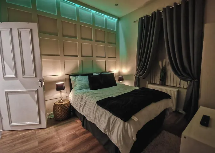 아파트 3 Bed In The Heart Of Westend Of