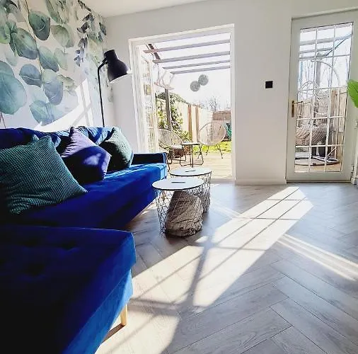 Apartment Beautiful 2bed House With Garden, Walking Distance To Town - Free Parking