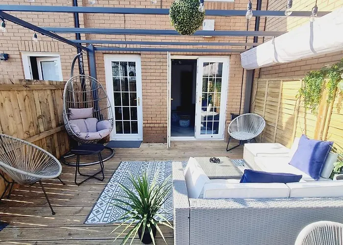 Beautiful 2bed House With Garden, Walking Distance To Town - Free Parking Γλασκώβη