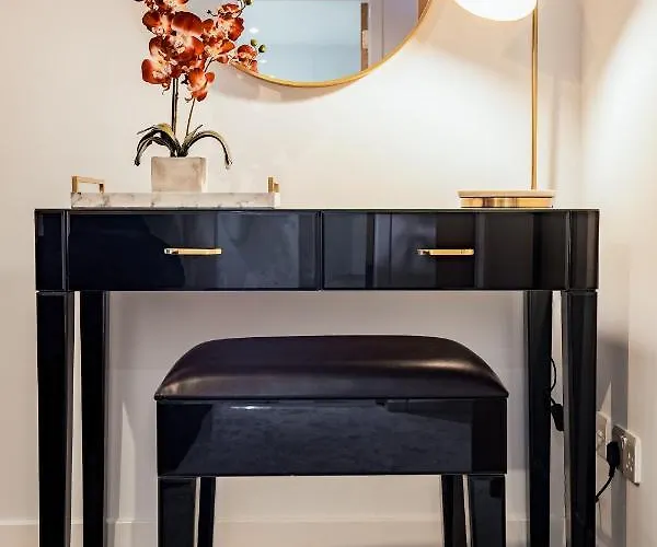 The Arran - Your Stylish Scottish Getaway! דירה