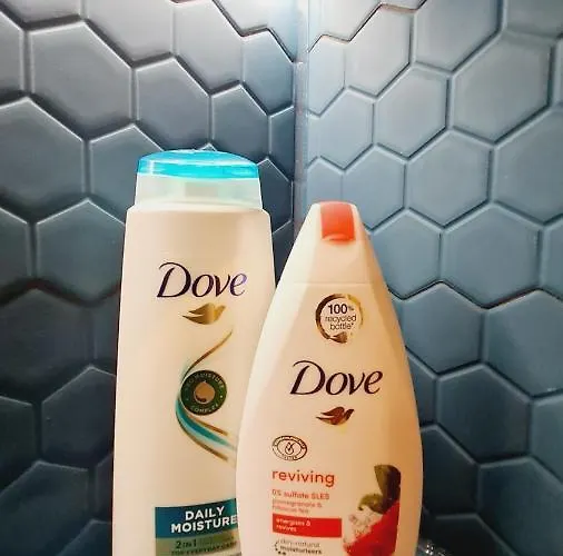 Beautiful 2bed House With Garden, Walking Distance To Town - Free Parking Apartment