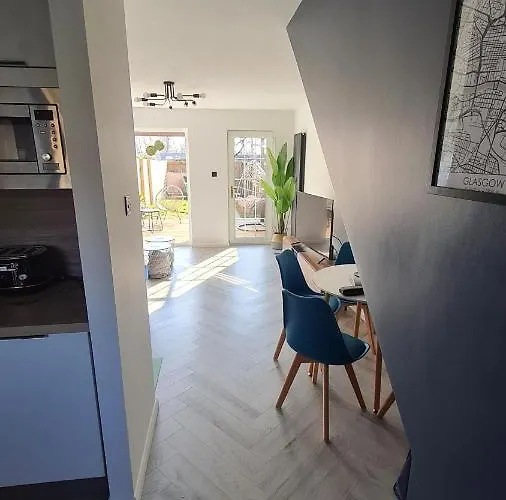 Beautiful 2bed House With Garden, Walking Distance To Town - Free Parking Γλασκώβη