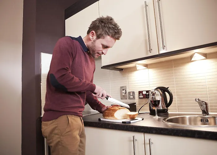 מלון דירות Fraser 4*