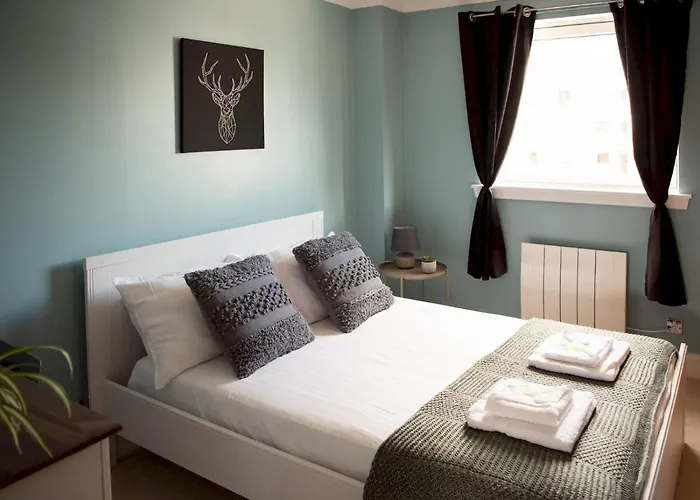 Pass The Keys Lovely 2-bed In Perfect City Location With Parking גלאזגו