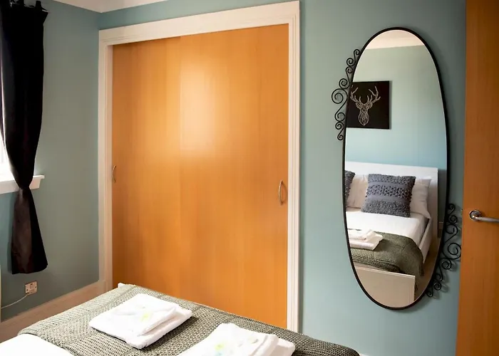 Pass The Keys Lovely 2-bed In Perfect City Location With Parking דירה *