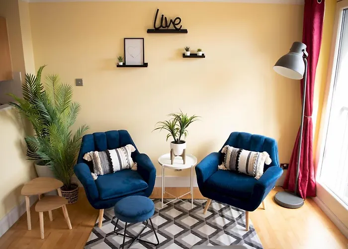 Pass The Keys Lovely 2-bed In Perfect City Location With Parking * Glasgow