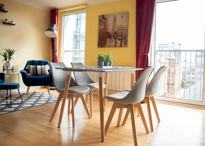 Pass The Keys Lovely 2-bed In Perfect City Location With Parking דירה גלאזגו