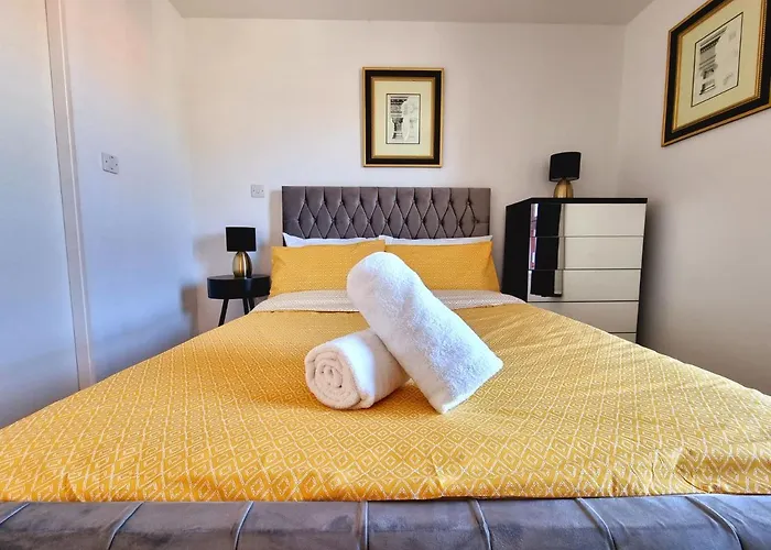 Two Bed Penthouse In The Heart Of * غلاسغو