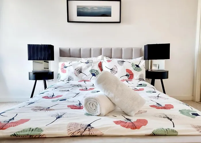 Two Bed Penthouse In The Heart Of アパート