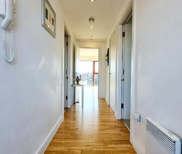 アパート Two Bed Penthouse In The Heart Of *