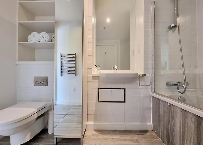 Two Bed Penthouse In The Heart Of *