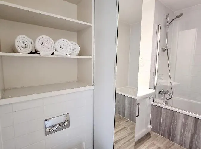 Two Bed Penthouse In The Heart Of アパート グラスゴー