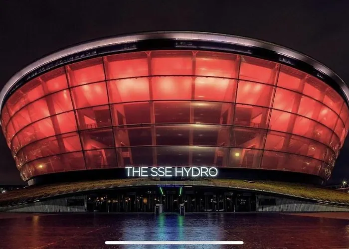 Captivating In Westend Uk *