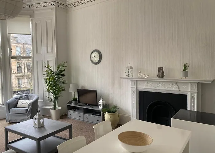 Captivating In Westend Uk Glasgow