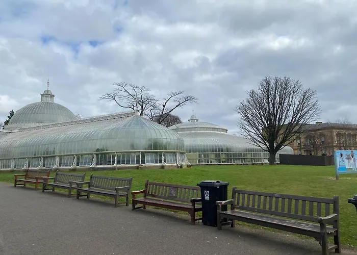 Captivating In Westend Uk * Glasgow