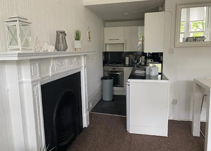 Captivating In Westend Uk Appartement *