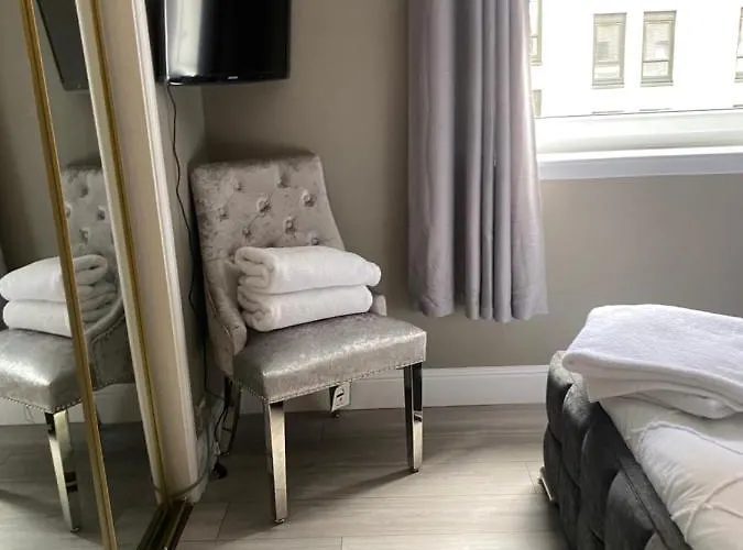 2 Bedroom At Secc Hydro Free Parking *