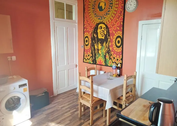 Spacious Flat In Bridgeton, * グラスゴー