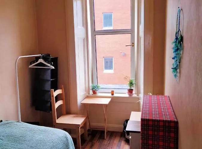 Spacious Flat In Bridgeton, Appartement