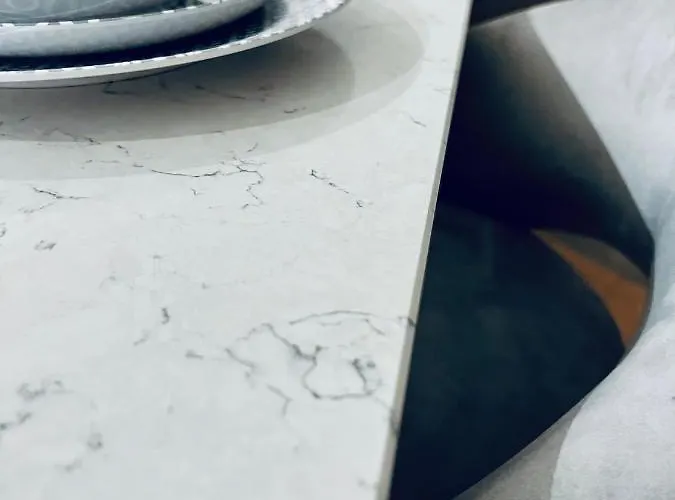 Villa Designer House - Of / 'hillhead' West End G12 - Luxurious & Contemporary Detached House / Terrace / Garden / 'electric Car Charging' Garage Parking