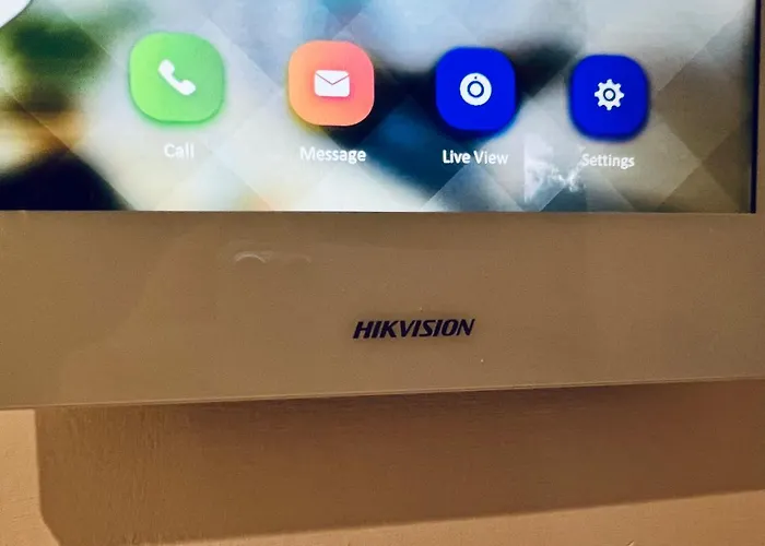 Designer House - Of / 'hillhead' West End G12 - Luxurious & Contemporary Detached House / Terrace / Garden / 'electric Car Charging' Garage Parking Villa Glasgow