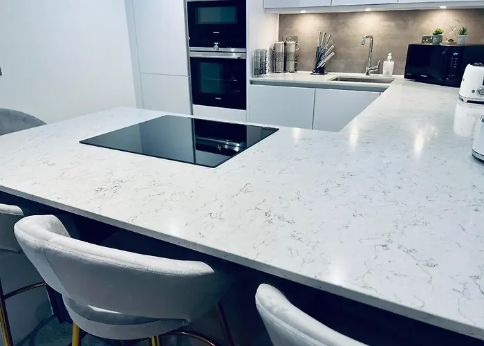 Designer House - Of / 'hillhead' West End G12 - Luxurious & Contemporary Detached House / Terrace / Garden / 'electric Car Charging' Garage Parking Villa Glasgow