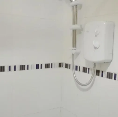 Affittacamere A Double Bedroom Near Centre Not In Great Condition Suitable For Short