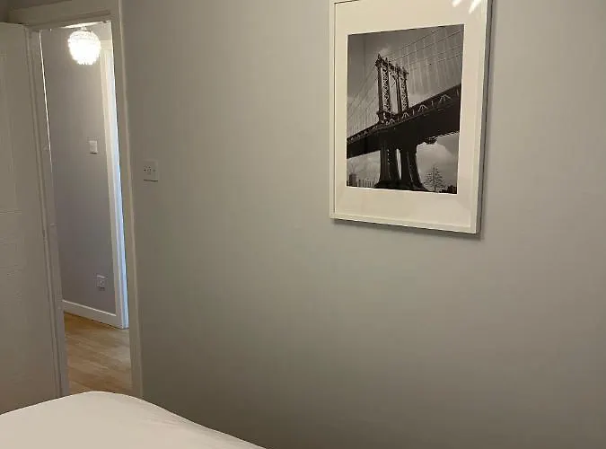 2 Bed Contemporary Free Parking Netflix Sleeps 4 Glasgow