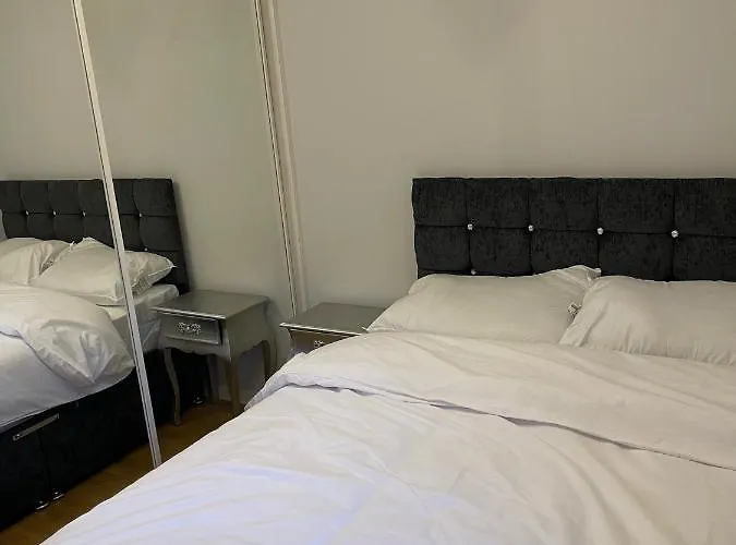 2 Bed Contemporary Free Parking Netflix Sleeps 4 Glasgow