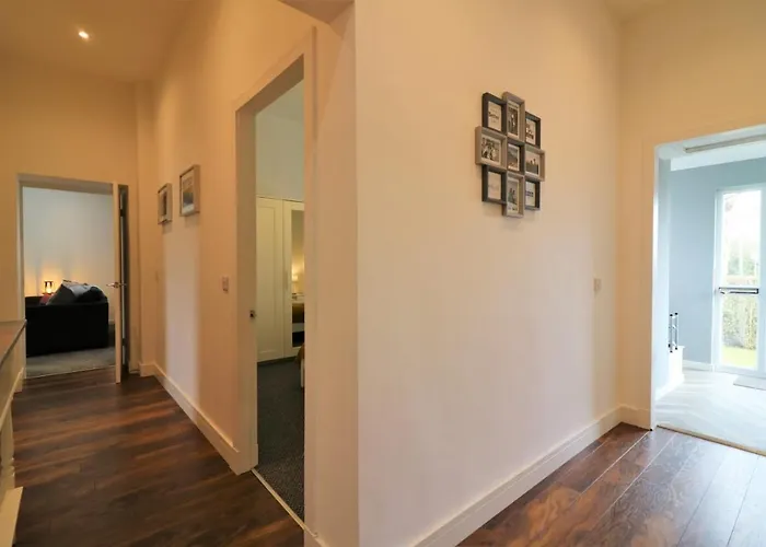 Signature - Railway Apartment Glasgow