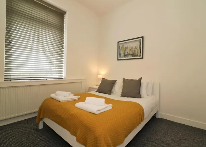 Signature - Railway Apartment Glasgow