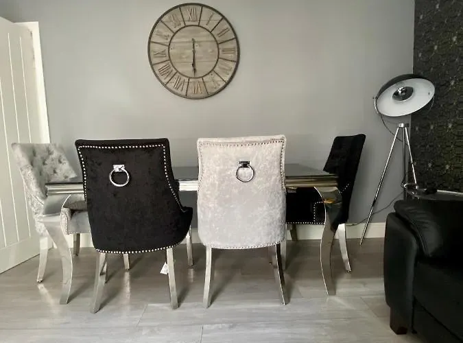 2 Bedroom At Secc Hydro Free Parking