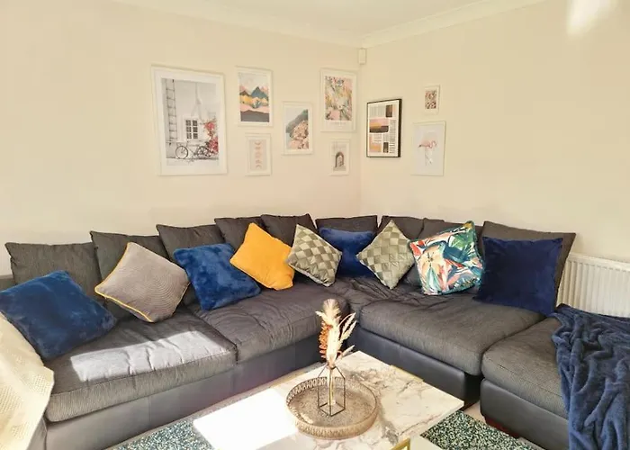 Homely Three Bed In Ferienhaus