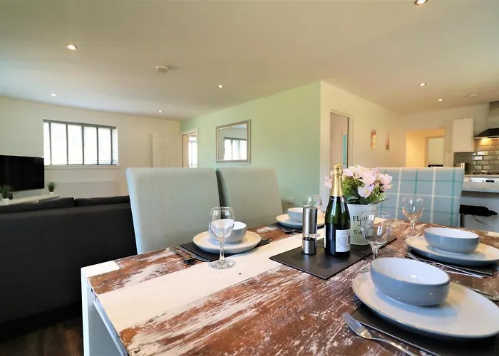 Signature - Railway House 5 Bed *