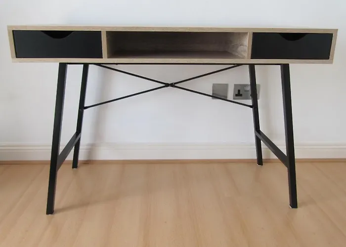 Cozy Off Road 2 Bedroom With Free Wi-fi And Private Parking Apartament