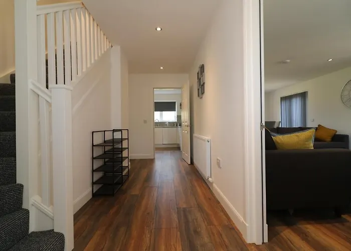 Signature - Railway House 5 Bed גלאזגו