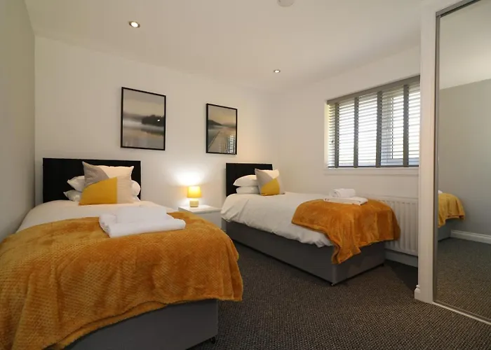 Signature - Railway House 5 Bed דירה גלאזגו