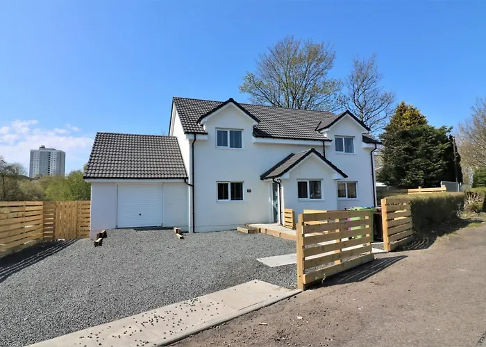 Signature - Railway House 5 Bed *