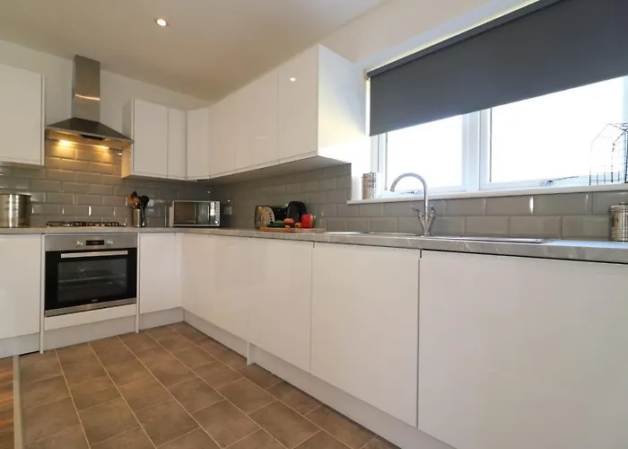 Signature - Railway House 5 Bed Glasgow