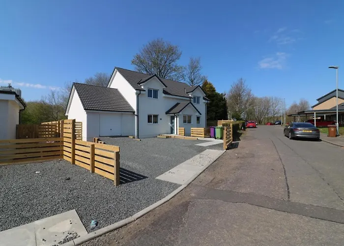 Signature - Railway House 5 Bed Glasgow