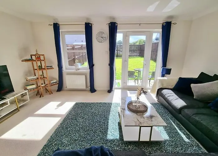 Holiday home Homely Three Bed In *