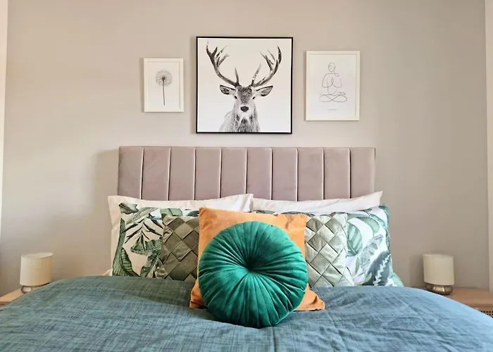 Homely Three Bed In Dom wakacyjny Glasgow