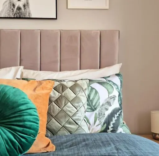 Homely Three Bed In Holiday home Glasgow